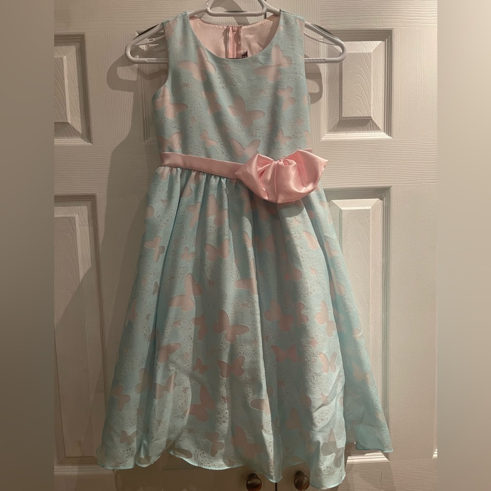 Beautiful teal/pink beautiful dress worn once by my daughter. Casual/formal
